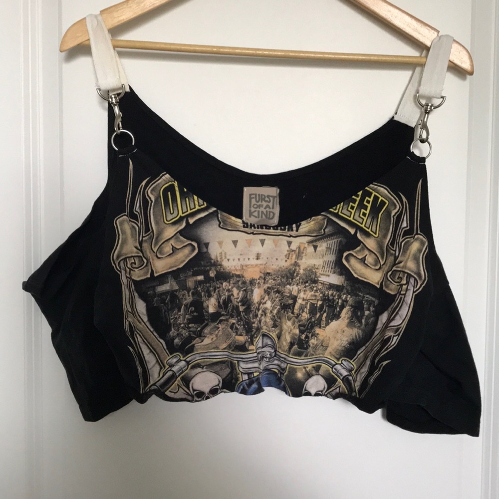 Vintage shoulder cut-out crop top